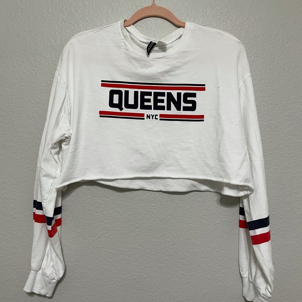 Queens, NYC cropped long sleeve tee